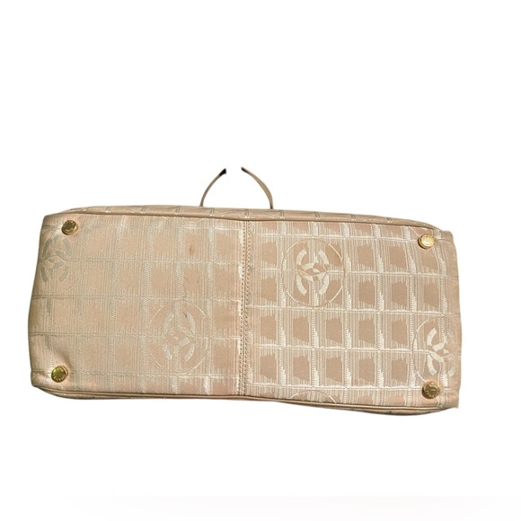 CHANEL Ivory Traveline Tote Shoulder Bag Vintage - Picture 3 of 9